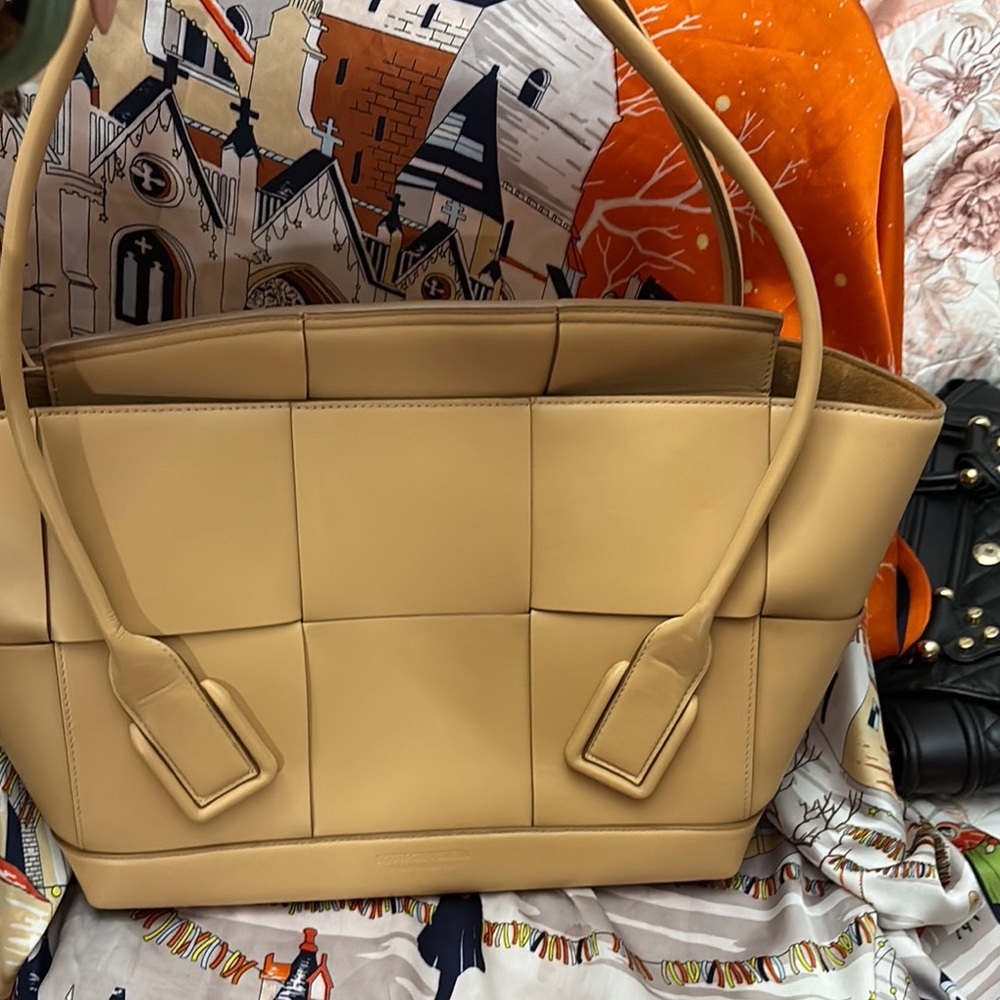 Bottega Veneta Beige Leather Tote